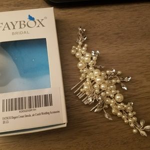 Bridal hair accessory